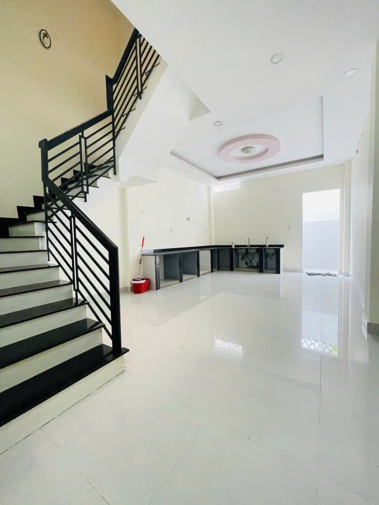 KẾ PARC MALL KHÔNG THIẾU THỨ GÌ - HẺM Ô TÔ - NHÀ 3 TẦNG
